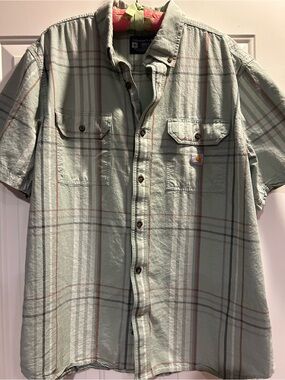 XL Carhartt Men's Short-Sleeve Plaid Button-Down Shirt. Light Green